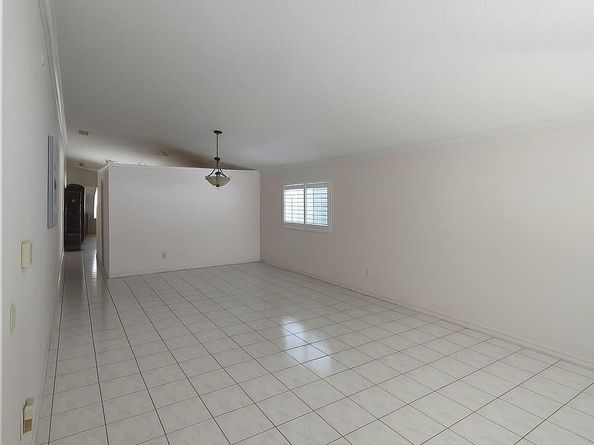 13813 NW 22nd St, Sunrise FL 33323