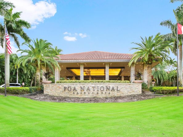 216 Eagleton Lake Boulevard, Palm Beach Gardens FL 33418