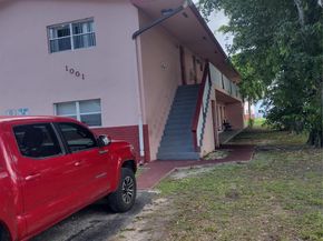 1001 SW 74th Ave 201, North Lauderdale FL 33068