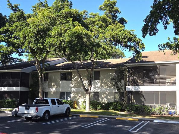 608 Gardens Dr 204, Pompano Beach FL 33069
