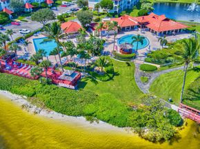 102 Half Moon Circle B3, Hypoluxo FL 33462