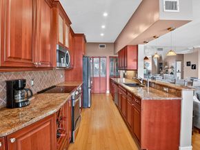102 Half Moon Circle B3, Hypoluxo FL 33462