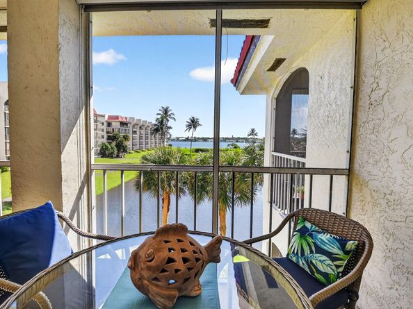102 Half Moon Circle B3, Hypoluxo FL 33462