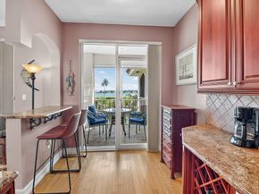 102 Half Moon Circle B3, Hypoluxo FL 33462