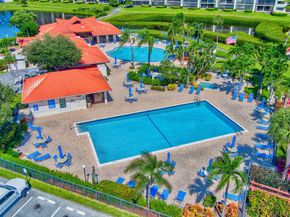 102 Half Moon Circle B3, Hypoluxo FL 33462