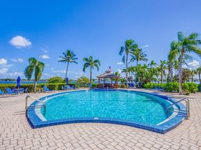 102 Half Moon Circle B3, Hypoluxo FL 33462
