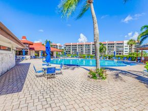 102 Half Moon Circle B3, Hypoluxo FL 33462