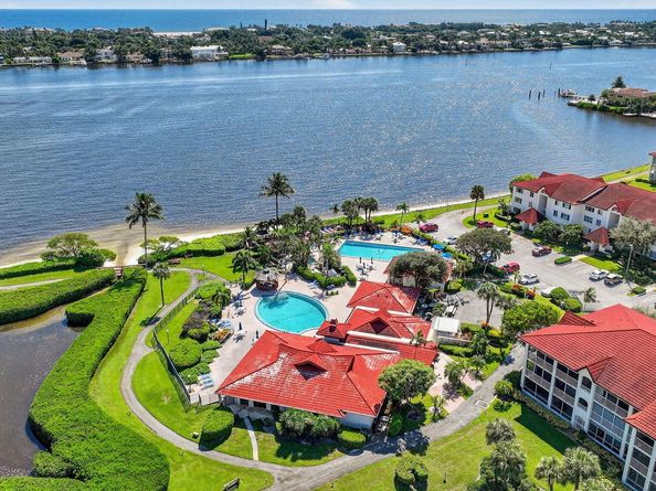 102 Half Moon Circle B3, Hypoluxo FL 33462