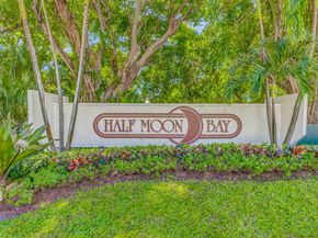 102 Half Moon Circle B3, Hypoluxo FL 33462