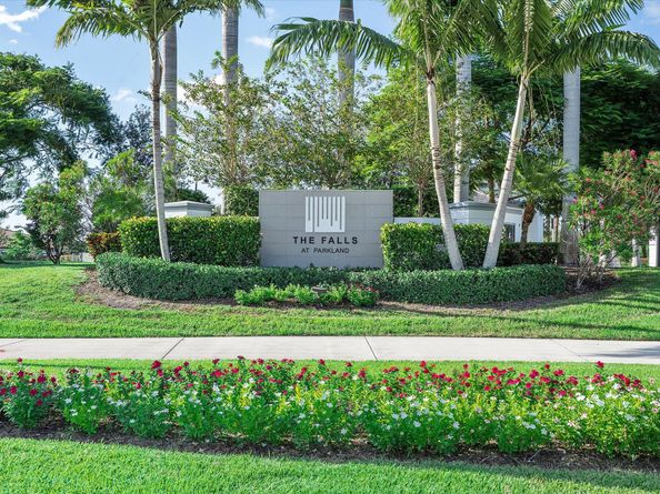 8318 W Blue Spring Drive, Parkland FL 33067