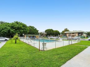 1876 Fairview Villas Drive 3, Palm Springs FL 33406