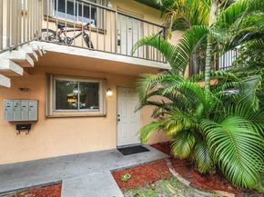 1876 Fairview Villas Drive 3, Palm Springs FL 33406