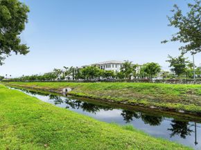 1876 Fairview Villas Drive 3, Palm Springs FL 33406