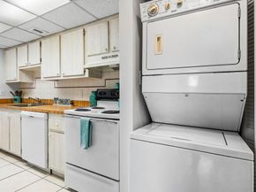 1876 Fairview Villas Drive 3, Palm Springs FL 33406