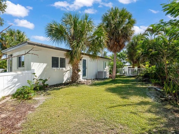 2298 NE 4th Avenue, Boca Raton FL 33486