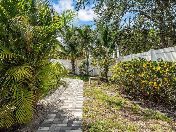 5496 NE 22nd Ave, Fort Lauderdale FL 33308