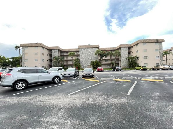 8161 SW 24th Ct 403, Davie FL 33324