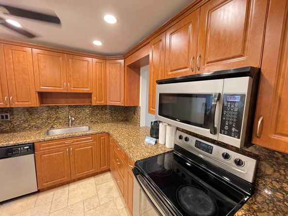 8161 SW 24th Ct 403, Davie FL 33324