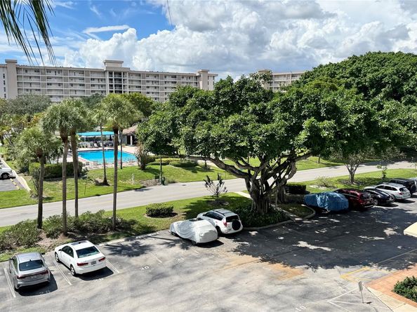 2650 S Course Dr 401, Pompano Beach FL 33069