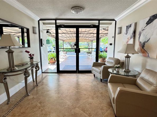 2650 S Course Dr 401, Pompano Beach FL 33069