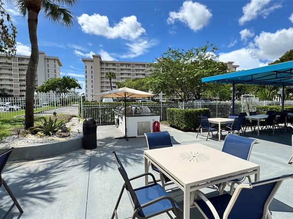 2650 S Course Dr 401, Pompano Beach FL 33069