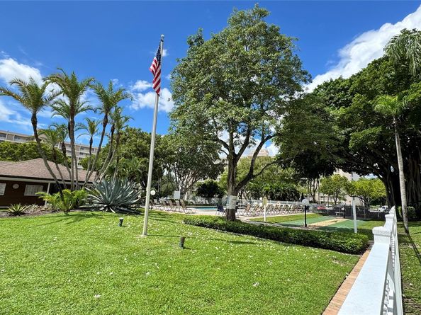 2650 S Course Dr 401, Pompano Beach FL 33069