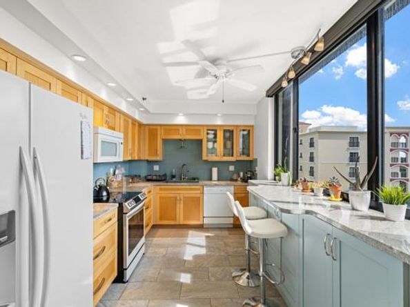 2300 NE 33rd Ave 602, Fort Lauderdale FL 33305