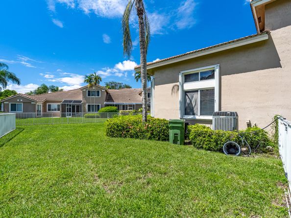 15822 SW 10 Street, Pembroke Pines FL 33027