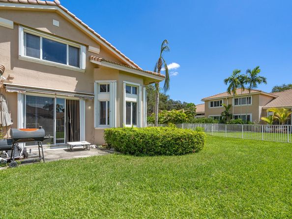 15822 SW 10 Street, Pembroke Pines FL 33027