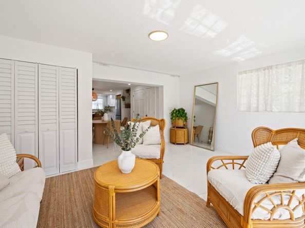 2454 Tortugas Ln, Fort Lauderdale FL 33312