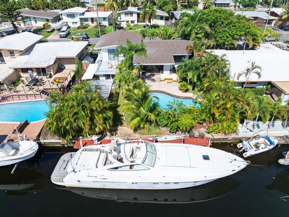 2454 Tortugas Ln, Fort Lauderdale FL 33312
