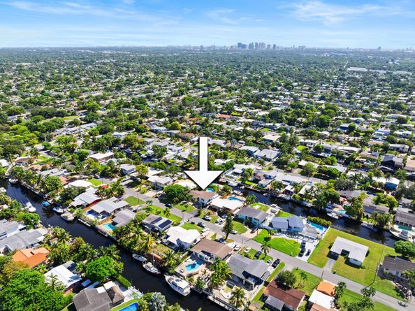 2454 Tortugas Ln, Fort Lauderdale FL 33312