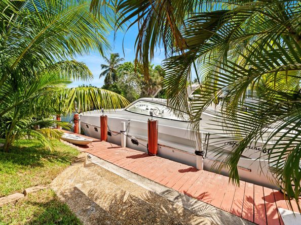 2454 Tortugas Ln, Fort Lauderdale FL 33312