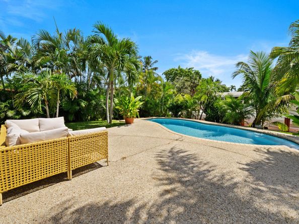 2454 Tortugas Ln, Fort Lauderdale FL 33312