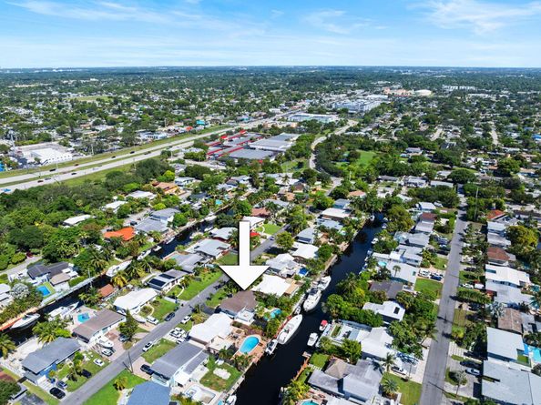 2454 Tortugas Ln, Fort Lauderdale FL 33312
