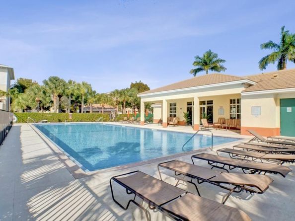 608 SW 3rd Ave, Pompano Beach FL 33060