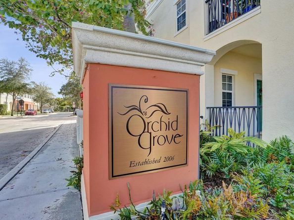 608 SW 3rd Ave, Pompano Beach FL 33060