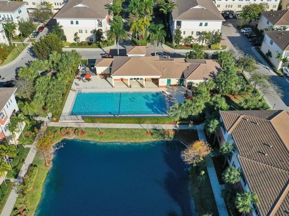 608 SW 3rd Ave, Pompano Beach FL 33060