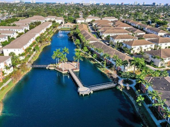 608 SW 3rd Ave, Pompano Beach FL 33060