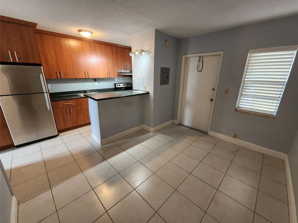 4081 N Dixie Hwy 8, Oakland Park FL 33334