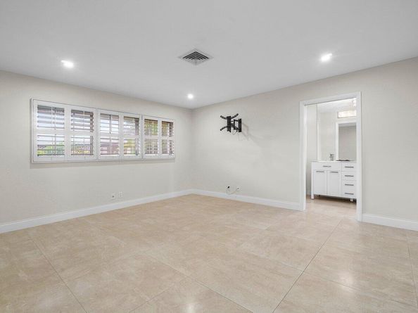 362 Yorktowne Circle, Atlantis FL 33462