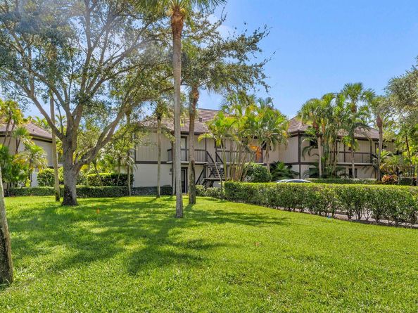 13334 Polo Club Road 300/301, Wellington FL 33414