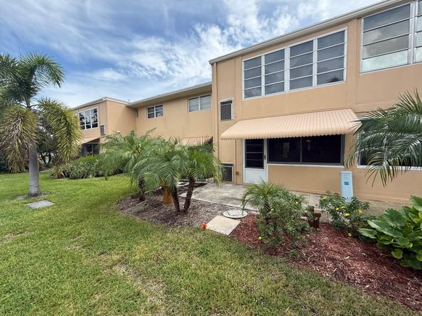 2141 NE 1st Ct 102, Boynton Beach FL 33435