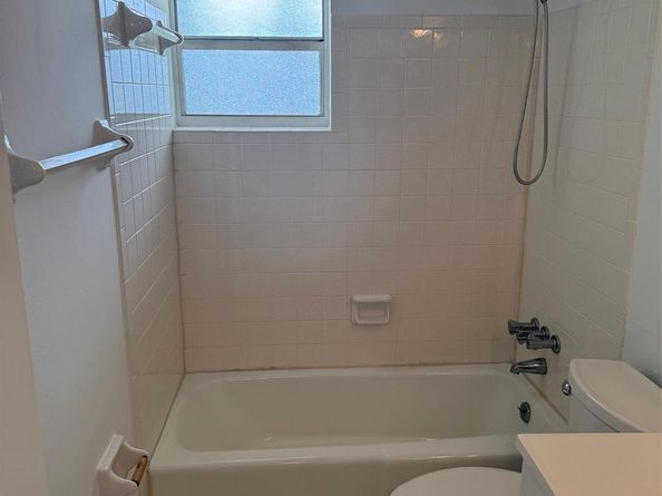 2141 NE 1st Ct 102, Boynton Beach FL 33435