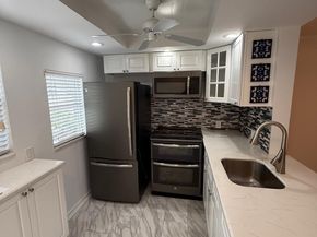 2141 NE 1st Ct 102, Boynton Beach FL 33435