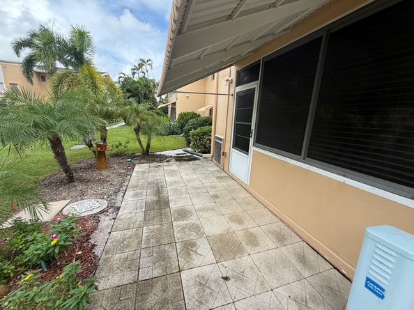 2141 NE 1st Ct 102, Boynton Beach FL 33435