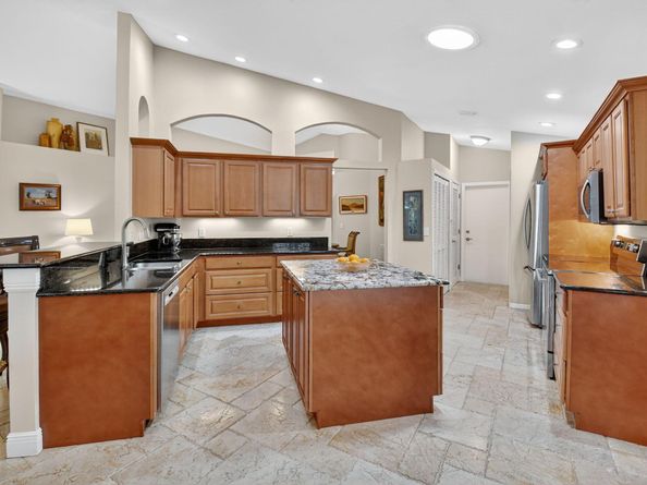523 Canoe Point, Delray Beach FL 33444