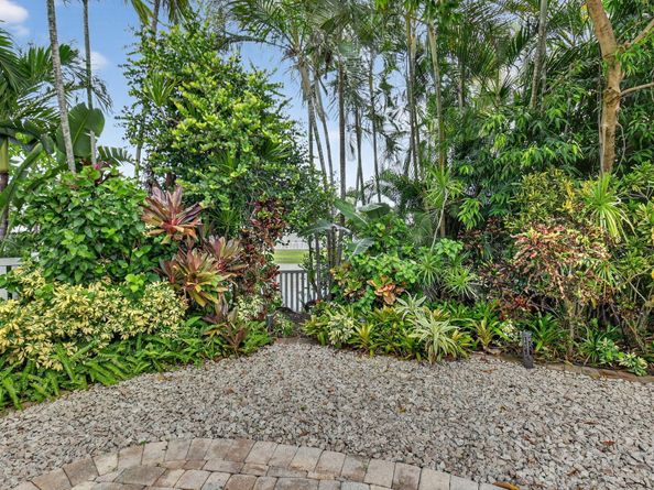 523 Canoe Point, Delray Beach FL 33444