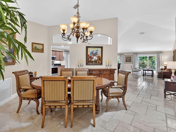 523 Canoe Point, Delray Beach FL 33444
