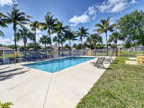 523 Canoe Point, Delray Beach FL 33444
